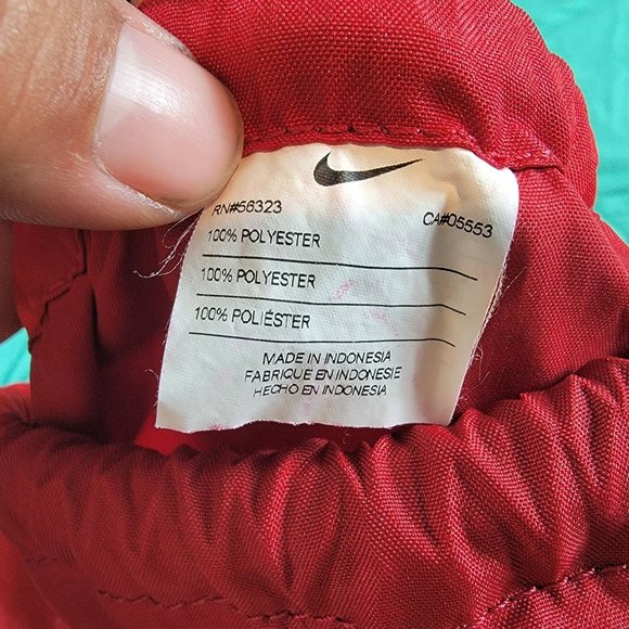 Nike Draw String Backpack Adults Red Black Travel Gym Casual Lightweight - Picture 4 of 9